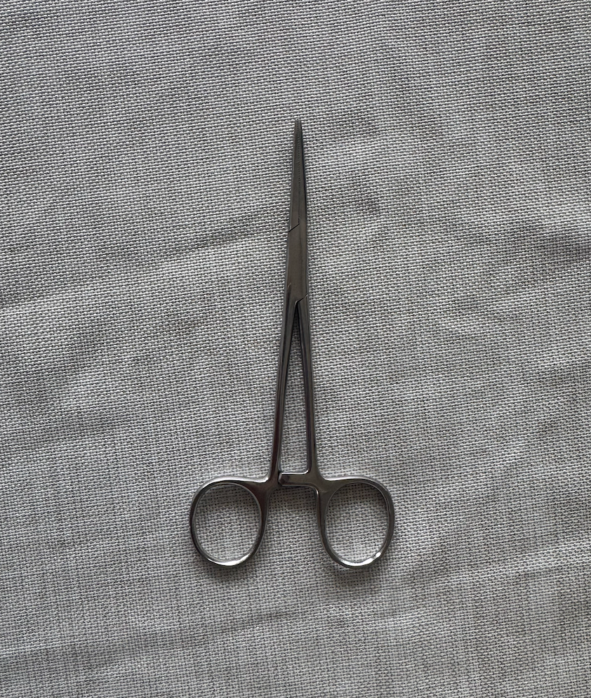 Metal Clamp / Hemostat